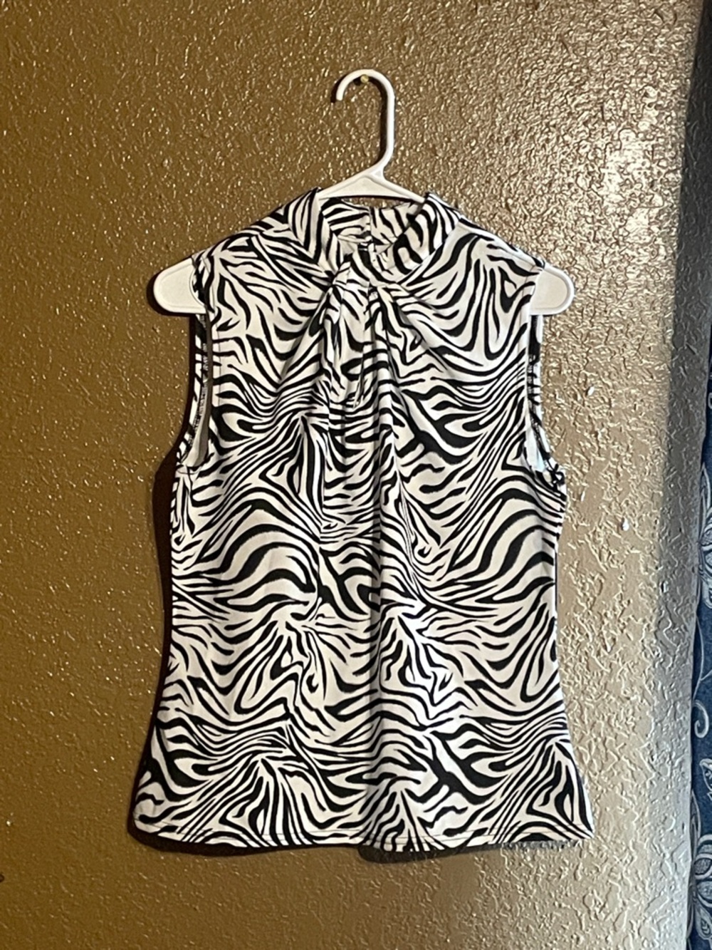 Sleeveless Tie-Neck Zebra Print Blouse - Black & White